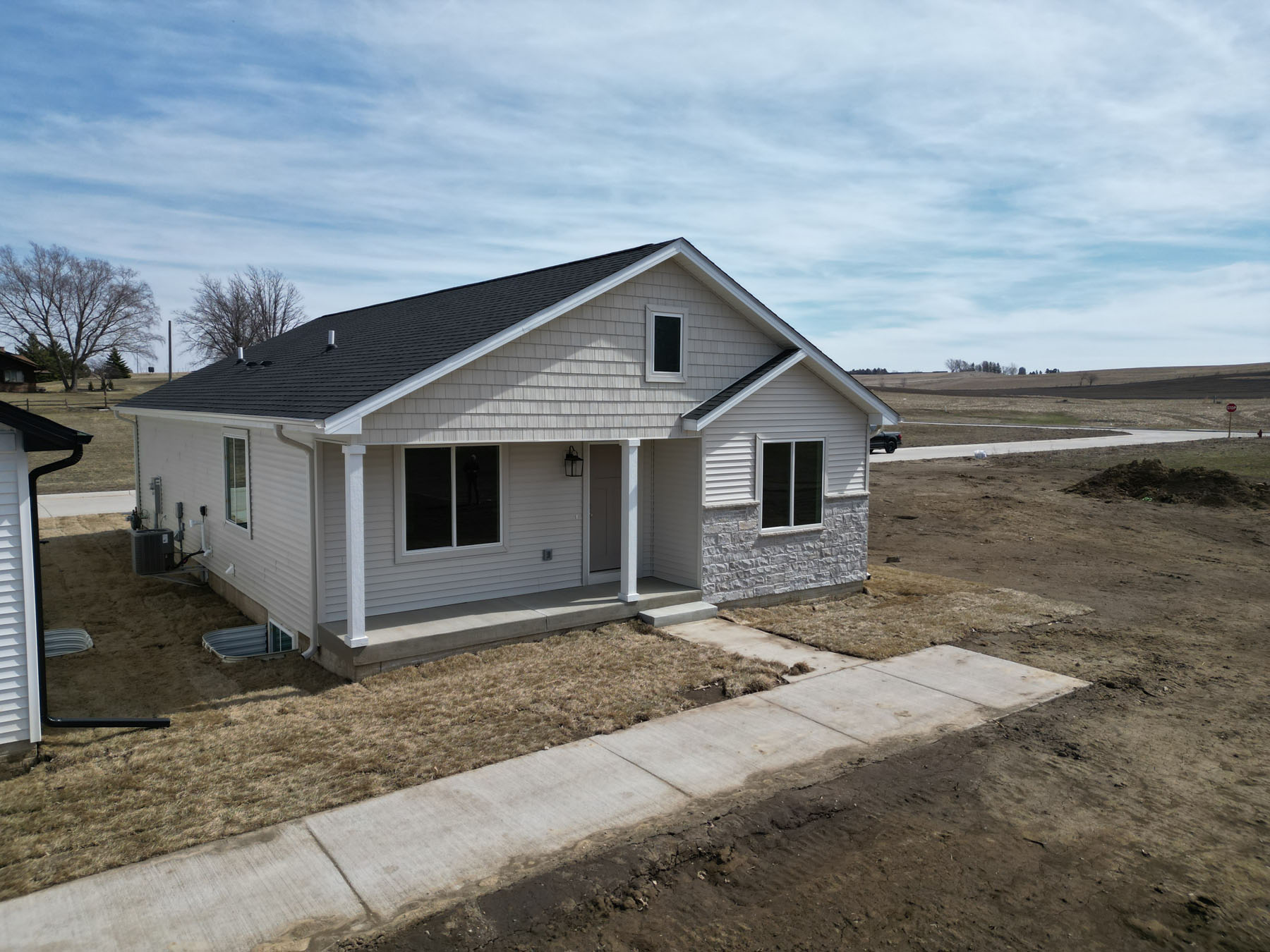 1007-Willow-Drive_Manning_exterior_March-2025-2